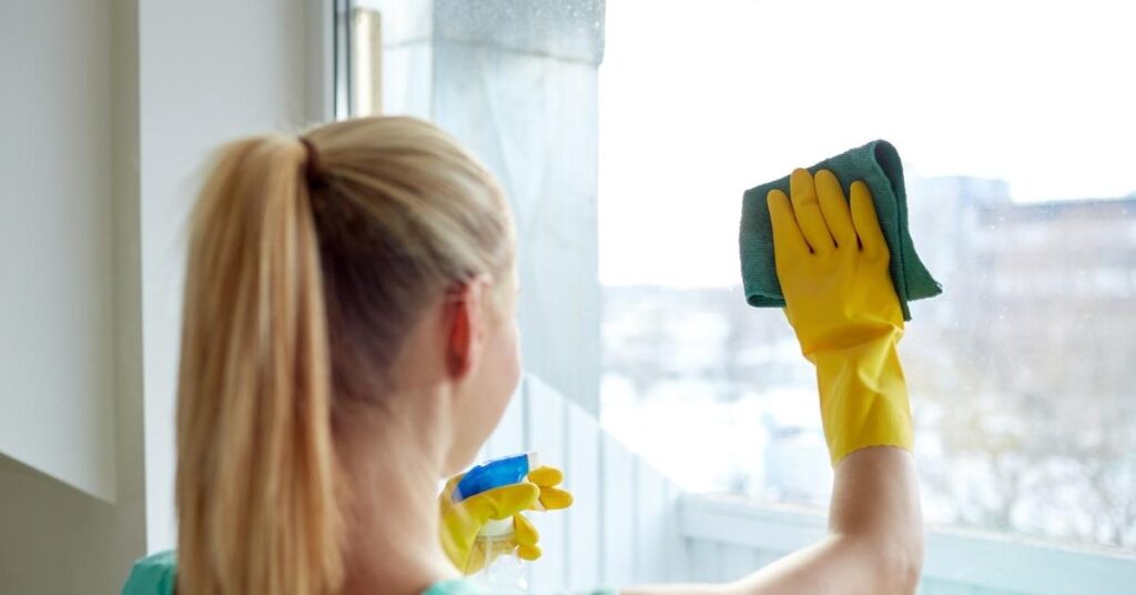 tvätta fönster med diskmedel
